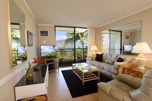 Condo, 1 Queen Bed with Sofa bed, Ocean View (#506 - No Pets) | Living area