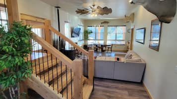 Smart-tv en een open haard