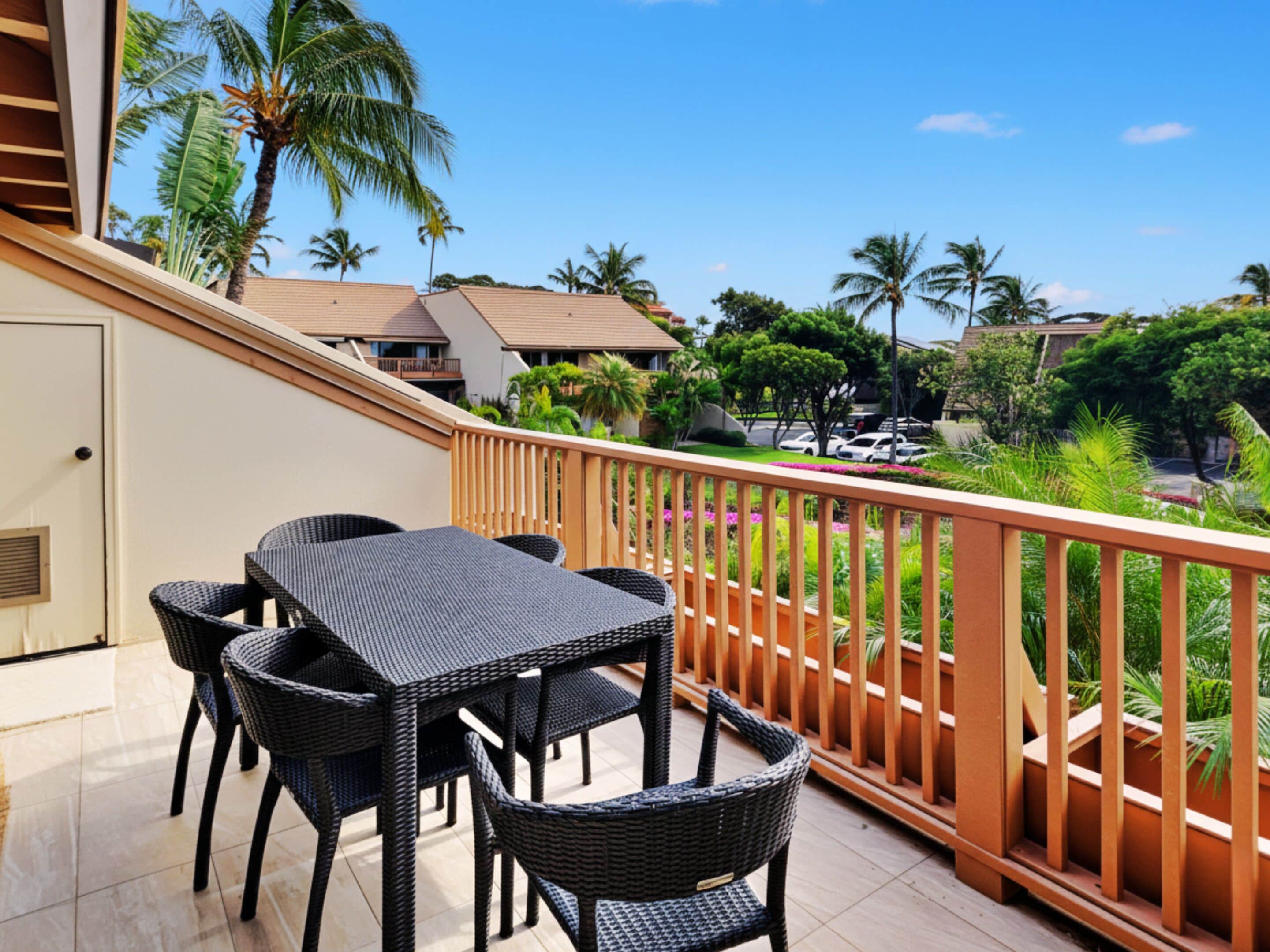 Condo (2 Bedrooms) | Front of property