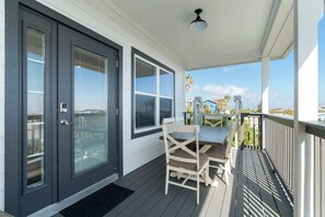 Outdoor dining - Surf View at St. Augustine with Private Heated Pool (St. Augustine)