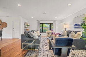 TV, stereo - Family Beach Villa w/ Home Theater & Heated Pool! (Hollywood)