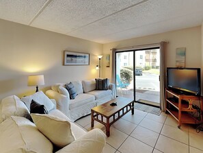 Condo, Multiple Beds, Garden View (#3107 - No Pets) | Living area