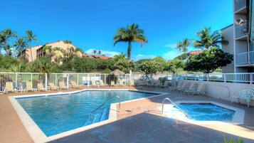 Condo (2 Bedrooms) | Property amenity