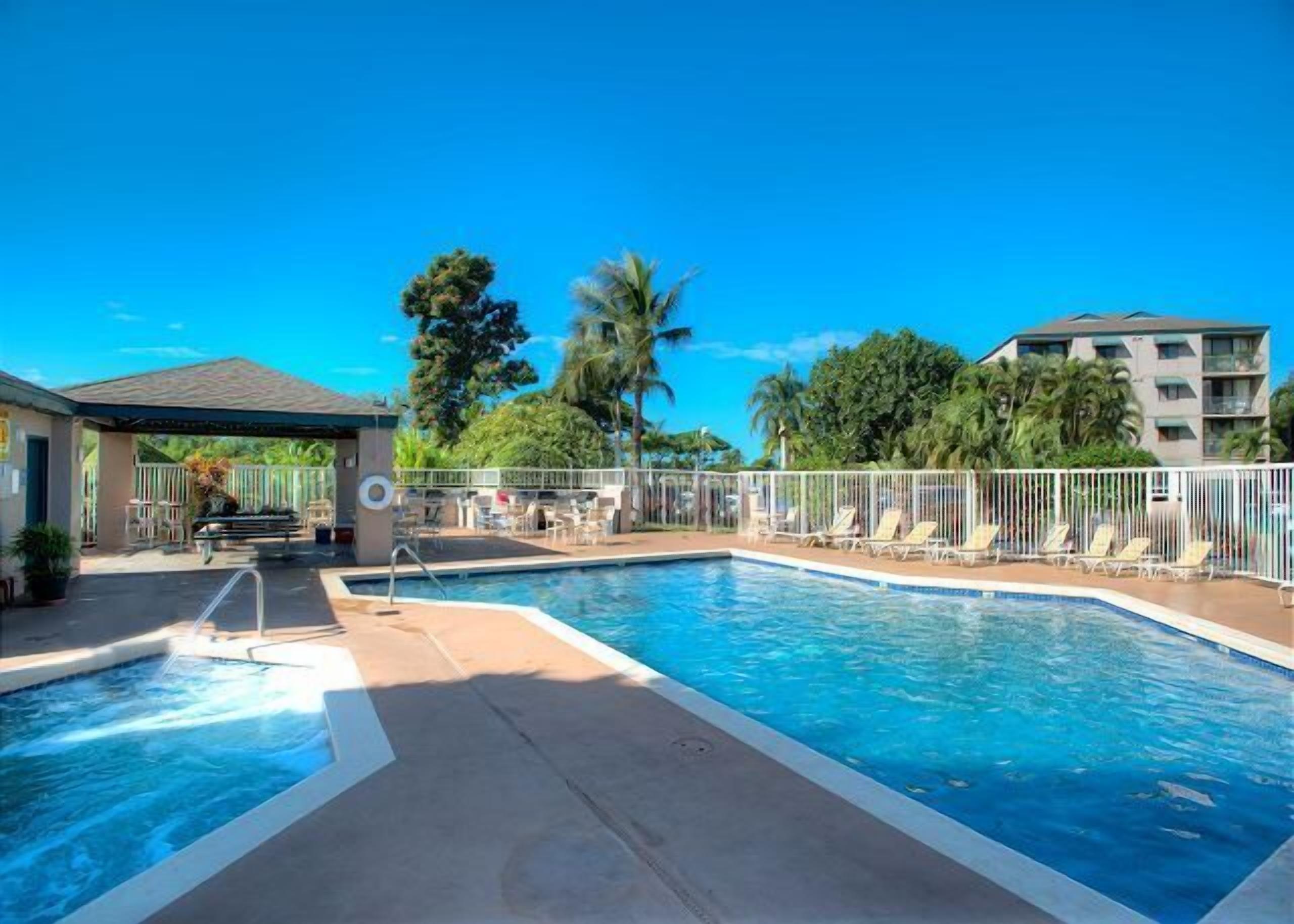 Condo (2 Bedrooms) | Property amenity