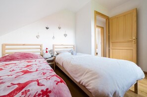 3 bedrooms, iron/ironing board, free WiFi