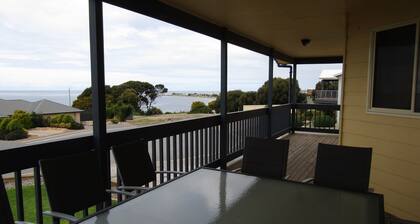 Oyster Views - sea views from balcony. Off Peak Special!