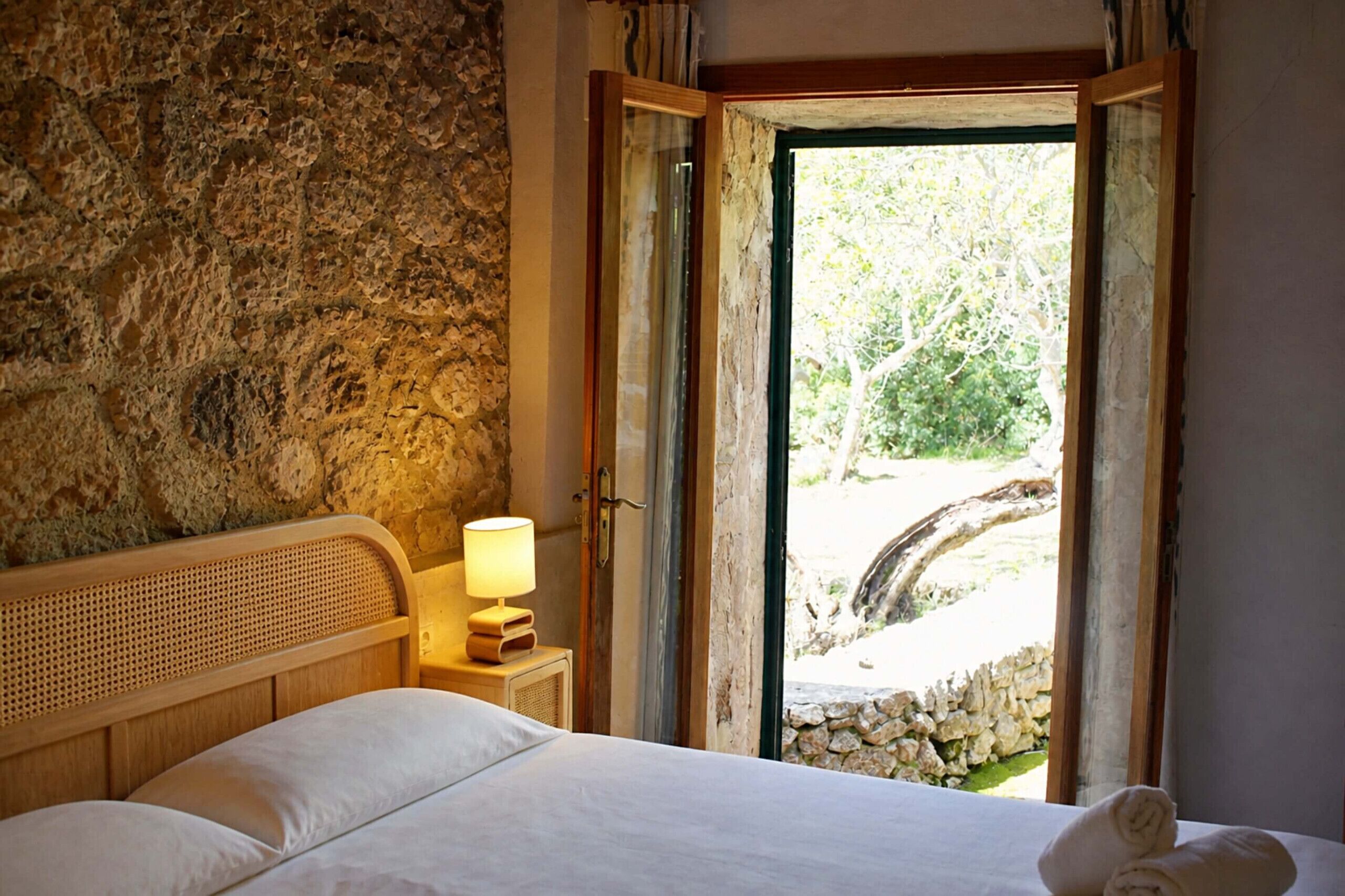 4 bedrooms, in-room safe, iron/ironing board, free WiFi