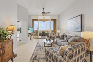 TV - Palm Harbor Penthouse, Near beach| Waterfront Property (Fort Myers Beach)