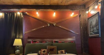 Cozy Rustic Apt in 18th c Berkshire Farmhouse