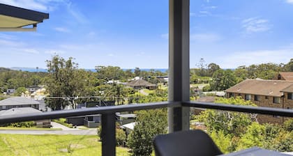 Top Town Terrace - short walk to town center