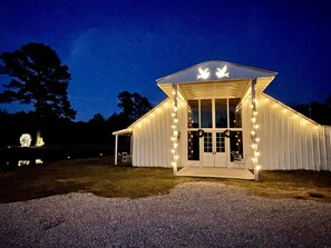 Exterior - Lake Side Weddings and Events (Shepherd)