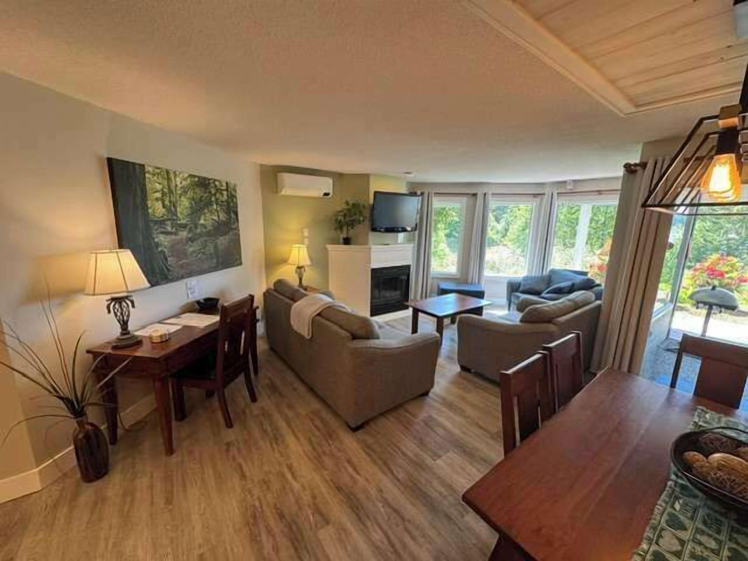 TV, fireplace, offices