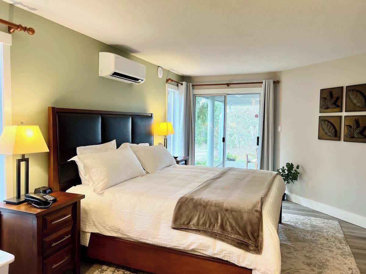 1 sovrum, skrivbord, strykjärn/strykbräda och wi-fi