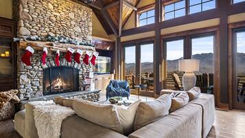 Smart-TV, Kamin, Videospiele, Netflix