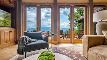 Smart-TV, Kamin, Videospiele, Netflix