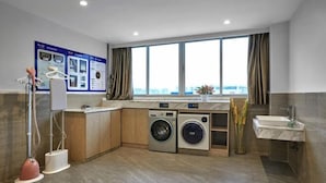 Ảnh chưa phân loại, 2 trong số 79 ảnh, nút