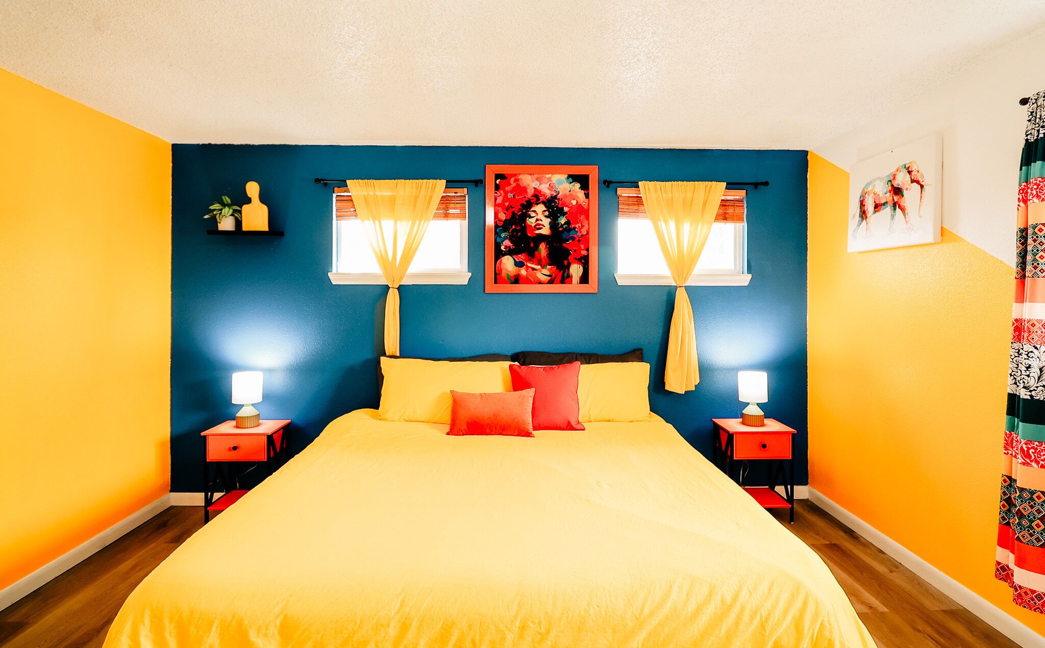 4 slaapkamers, een bureau, een strijkplank/strijkijzer, wifi