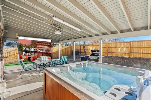 HotTub PS5 Theater GameRoom Golf DancePole 420