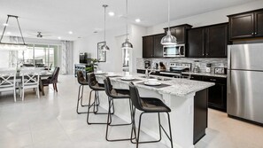 Fridge, microwave, oven, stovetop - Family Windsor Island Resort Villa w Fun Amenities (Davenport)