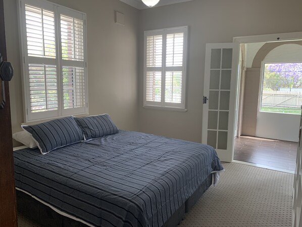 2 bedrooms, iron/ironing board, WiFi, bed sheets