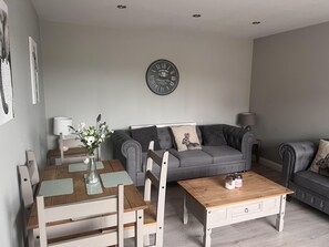 House | Living area - Hottub - Beach - Bbq - Petsok - 6 Guests (King's Lynn)
