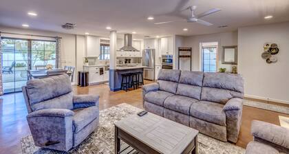 Private Tucson retreat,close to UofA,downtown,ev charger,Large yard,Pet friendly