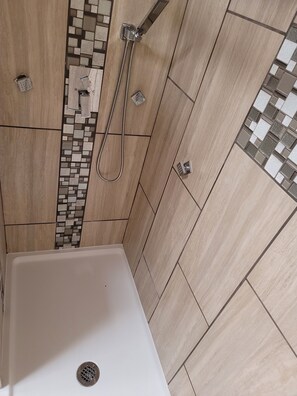 King Room | Bathroom | Combined shower/tub, towels - Stardust Motel (Duncannon)
