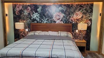 Basic-Zimmer, 1 King-Bett | Bügeleisen/Bügelbrett, kostenloses WLAN