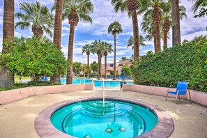 Community Pool & Hot Tub