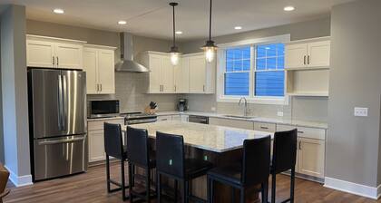 North Lincoln, Minutes from Pinnacle Bank Arena and Memorial Stadium