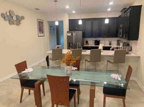 Dining - ChampionsGate, a Disney theme retreat - minutes from Disney World.  (Four Corners)