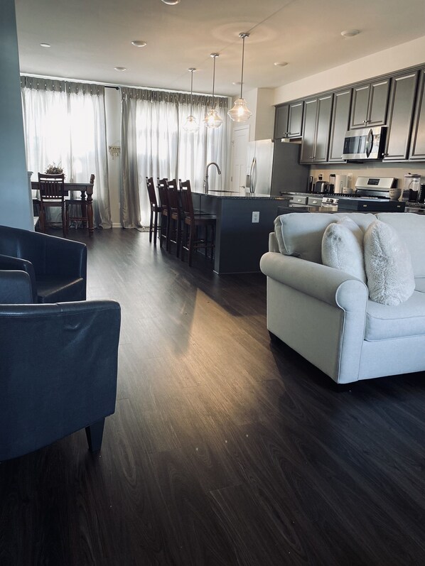 Smart TV, DVD player