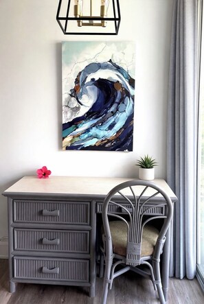 Interior - Contemporary Studio 1 minute to the Ocean! (Kailua-Kona)