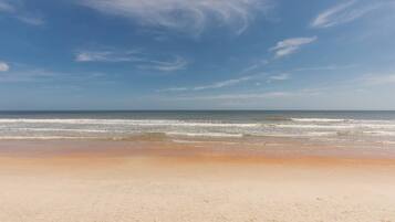 Una playa cerca