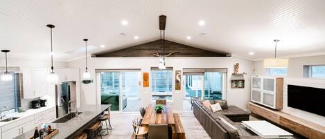 Smart TV, DVD player