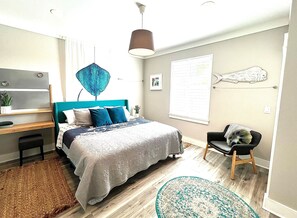 4 bedrooms, iron/ironing board, travel crib, free WiFi - 2 Masters-Heated Pool & Spa+1 min Walk to Beach (St. Augustine)