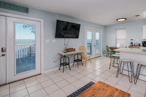 Interior - Bayfront Vacation Home - gorgeous views and perfect for family vacation (Gulf Shores)
