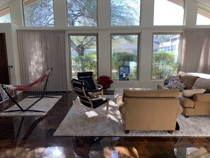 Smart-TV og stereoanlegg