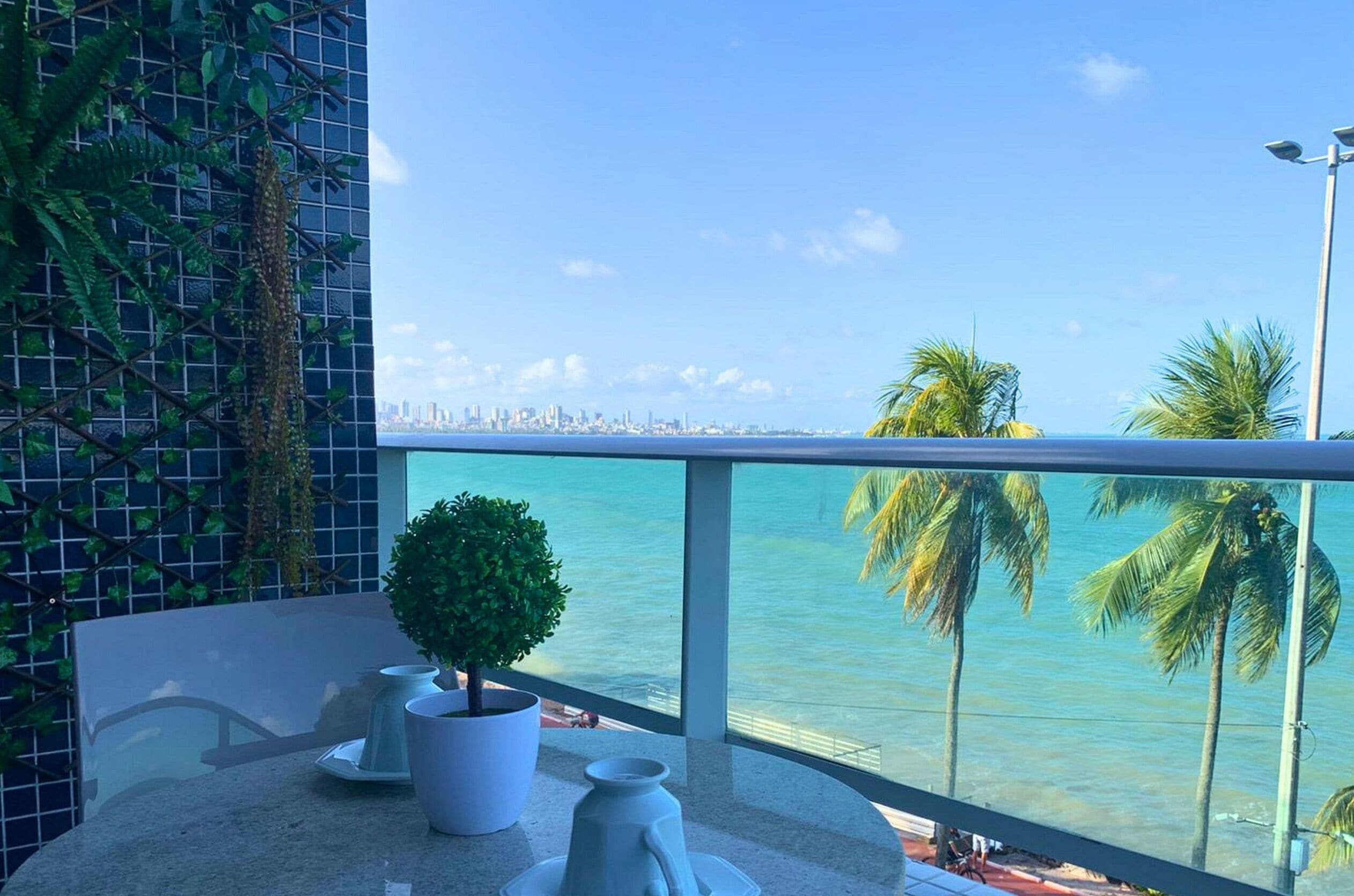 Apartamento elite | Opções para refeição ao ar livre