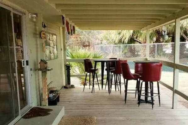 Outdoor dining