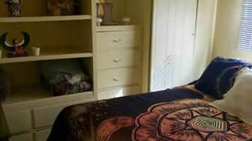 2 bedrooms, bed sheets