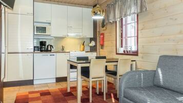 Fridge, microwave, dishwasher, cookware/dishes/utensils