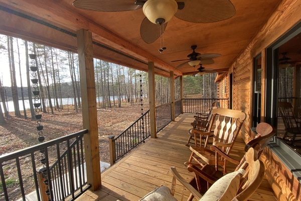 front porch - plenty of seating