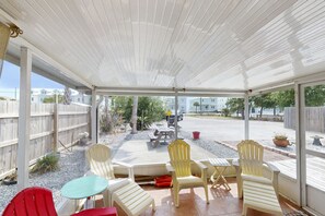 屋外ダイニングエリア