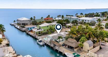 Waterfront Cottage: 60-ft. dock, Fish Station, free WiFI, 3 TVs & washer/dryer