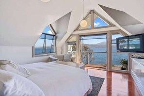 4 slaapkamers, een strijkplank/strijkijzer, reisbedje, wifi