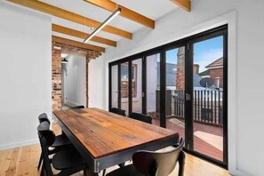 Dining - Outstanding Quality Renovation, so close to CBD (Hobart)