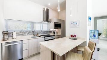 Microwave, oven, stovetop, dishwasher