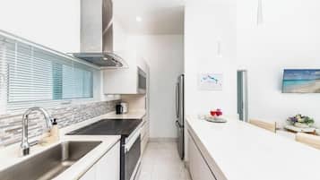 ميكروويف، فرن، موقد طهي مسطح، غسالة أطباق