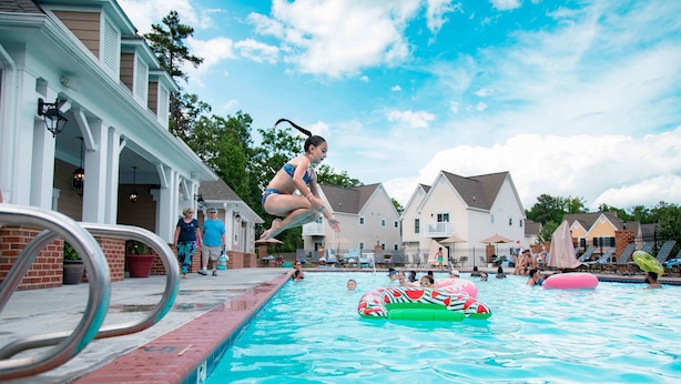 Outdoor pool - The Kings Creek Estates (Williamsburg)
